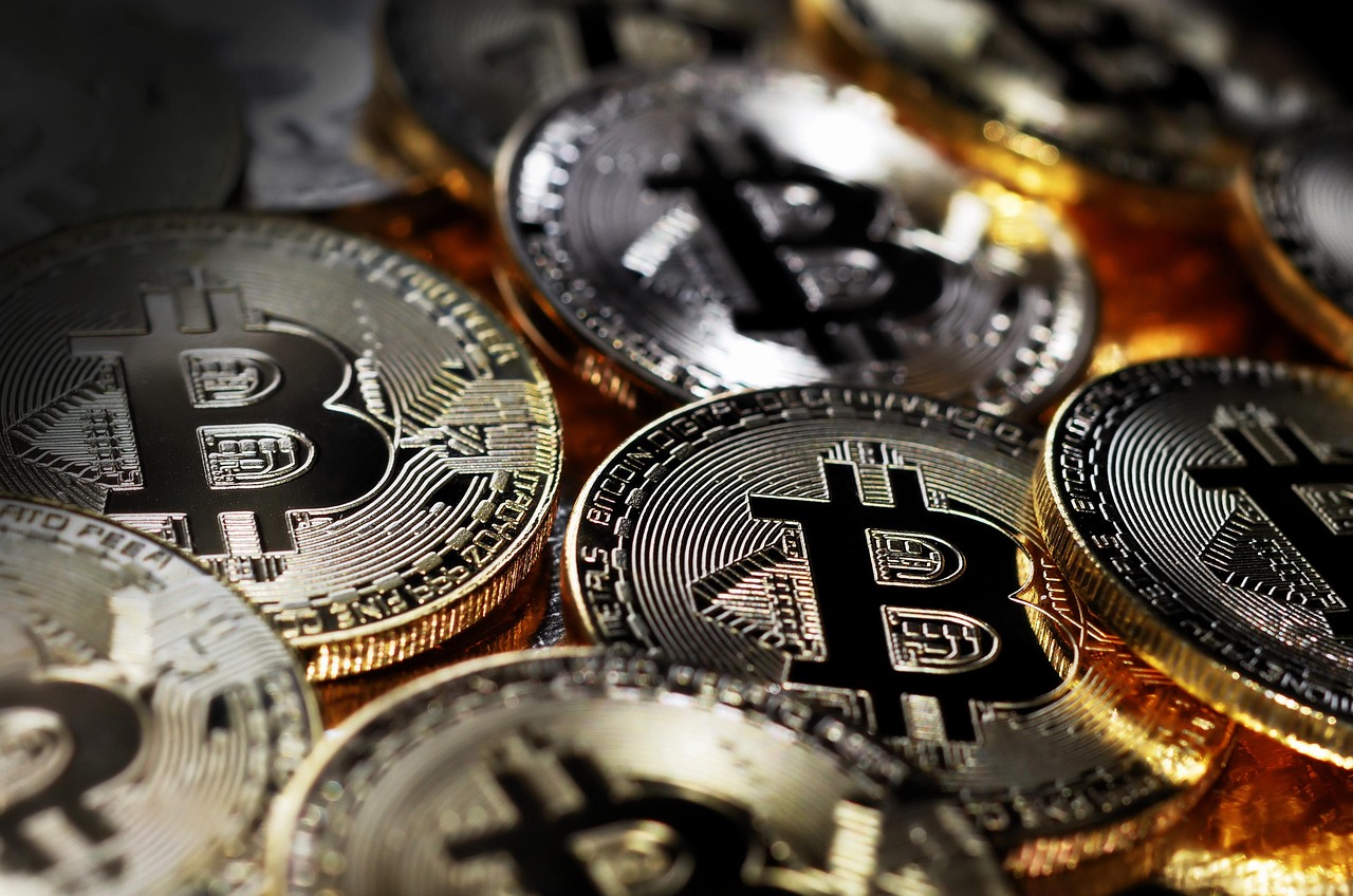 AI概念币ACT、IP 同步暴跌20% 又迅速反弹！诡异的币价走势引热议